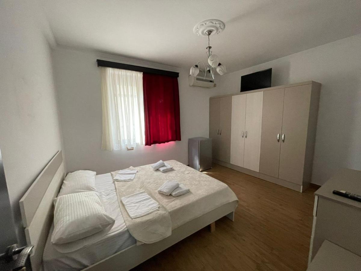 בראט Centre Hotel מראה חיצוני תמונה