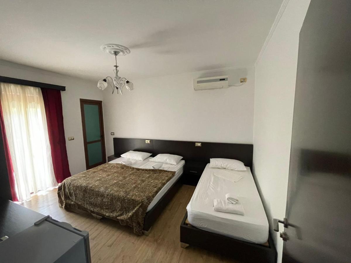 בראט Centre Hotel מראה חיצוני תמונה