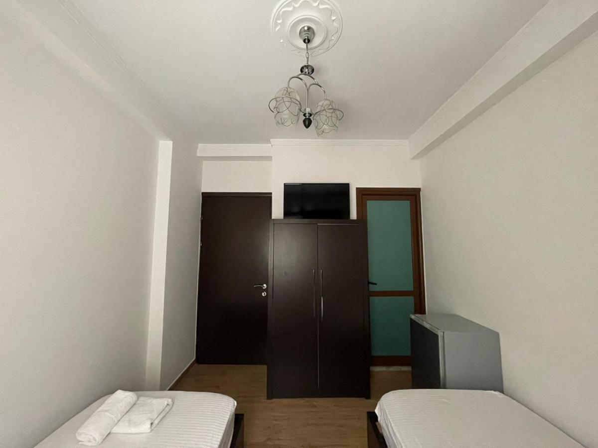 בראט Centre Hotel מראה חיצוני תמונה