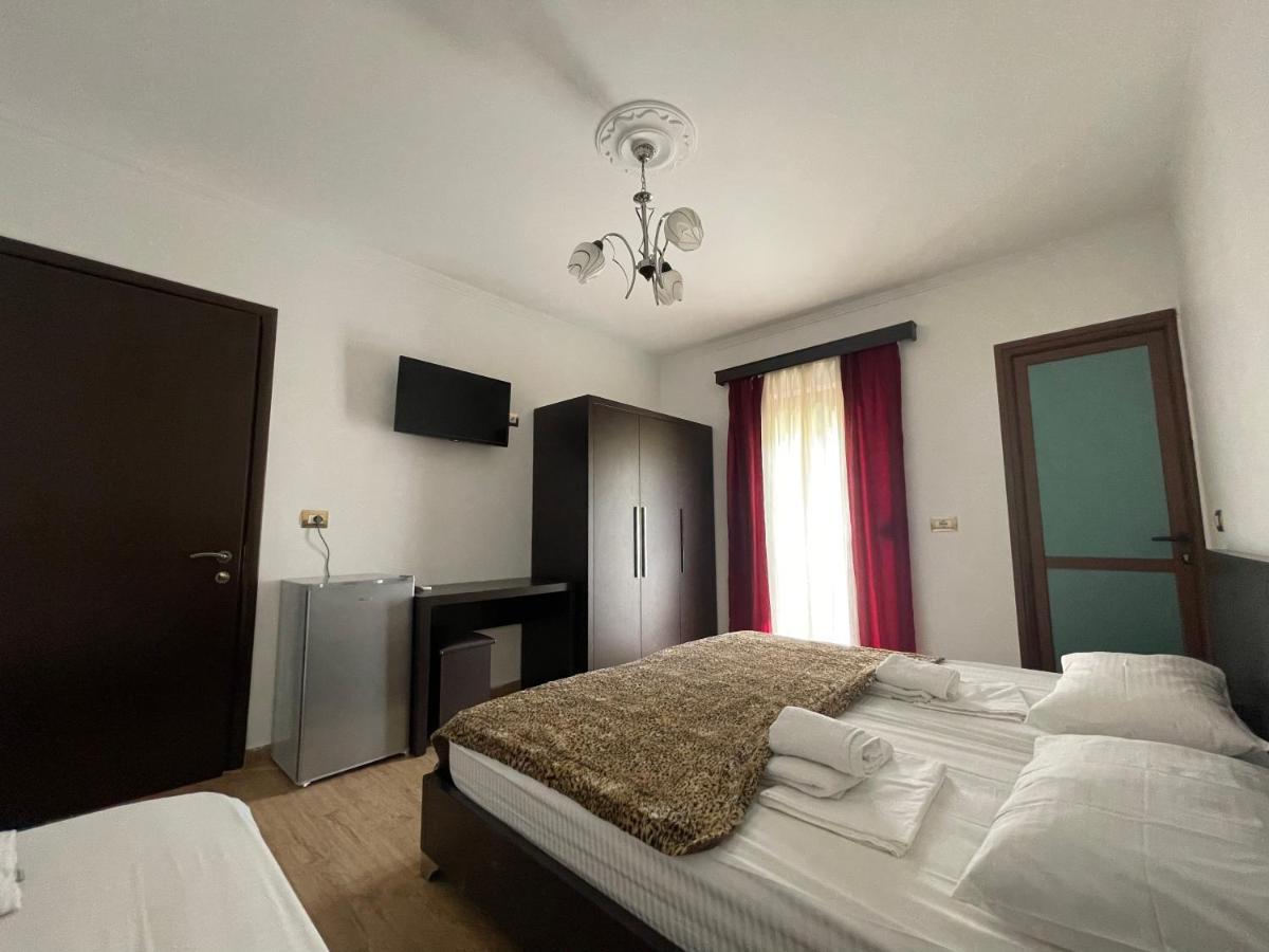 בראט Centre Hotel מראה חיצוני תמונה