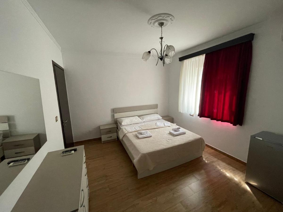 בראט Centre Hotel מראה חיצוני תמונה